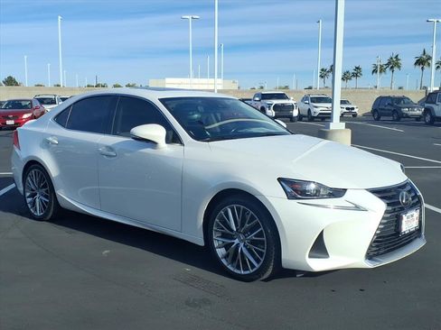 Used 2017 Lexus IS 200t image 5