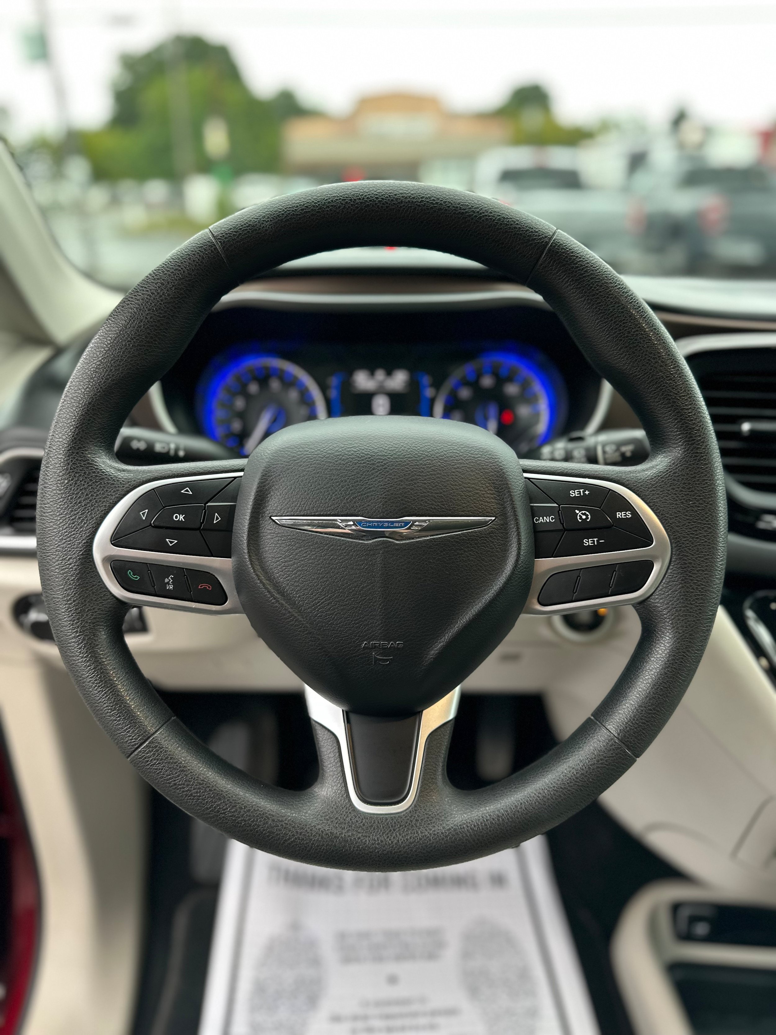 Used 2017 Chrysler Pacifica LX FWD image 11
