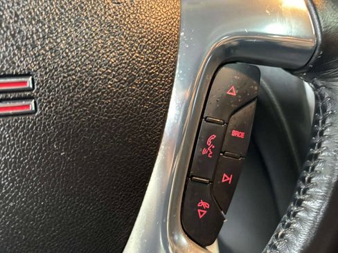 Used 2016 GMC Acadia SLE image 32