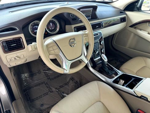 Used 2013 Volvo XC70 3.2 image 9