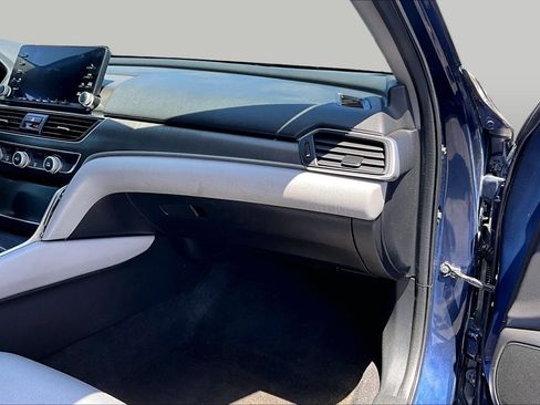 Used 2019 Honda Accord LX image 12