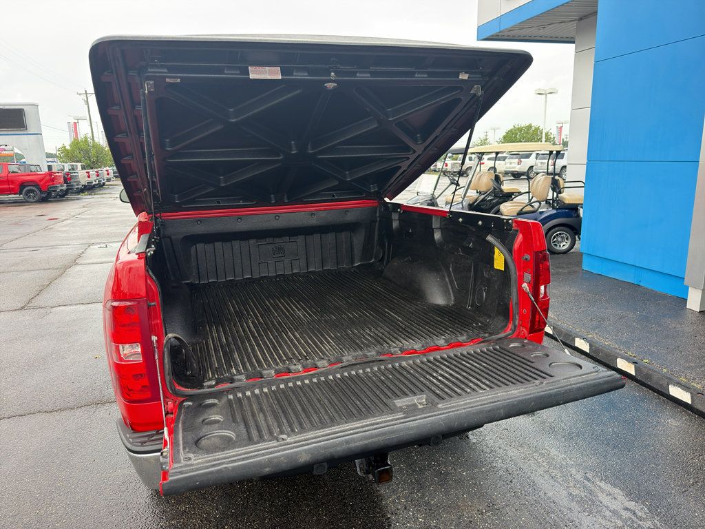 Used 2011 Chevrolet Silverado 1500 LT w/ Interior Plus Package RWD image 6