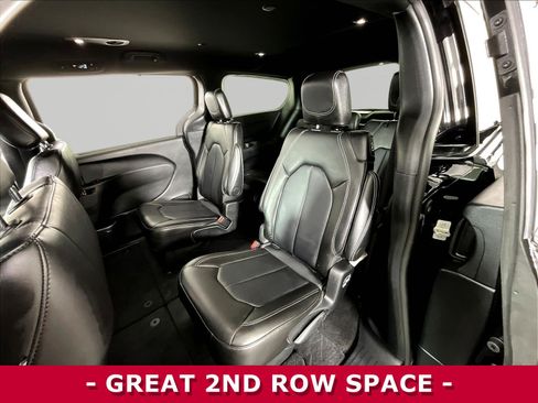 Used 2025 Chrysler Pacifica Select FWD image 22
