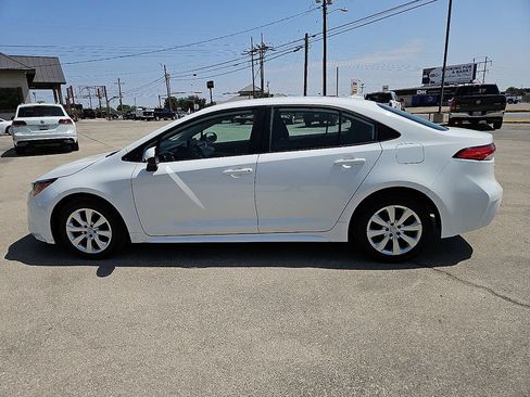 Used 2024 Toyota Corolla LE FWD image 3