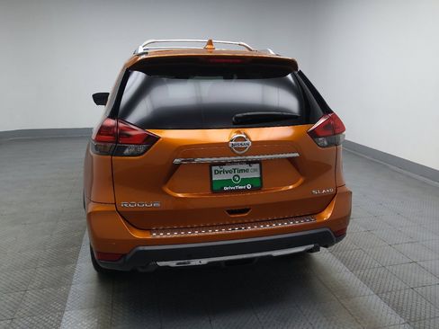 Used 2019 Nissan Rogue SL w/ Premium Package AWD/4WD image 6