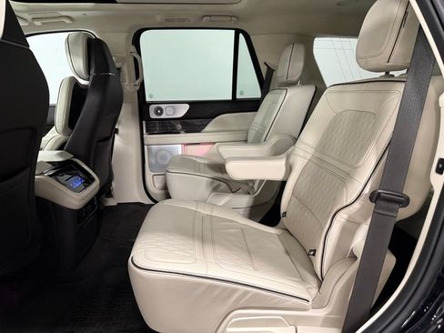 Used 2023 Lincoln Navigator Black Label AWD/4WD image 10