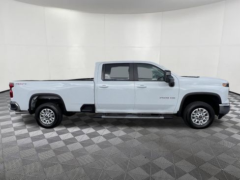 Used 2025 Chevrolet Silverado 2500 LT w/ Convenience Package image 7
