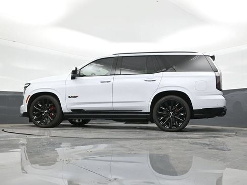 Used 2026 Cadillac Escalade V w/ LPO, ONYX Package AWD/4WD image 27