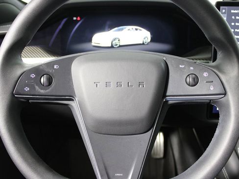 Used 2022 Tesla Model S Plaid image 13