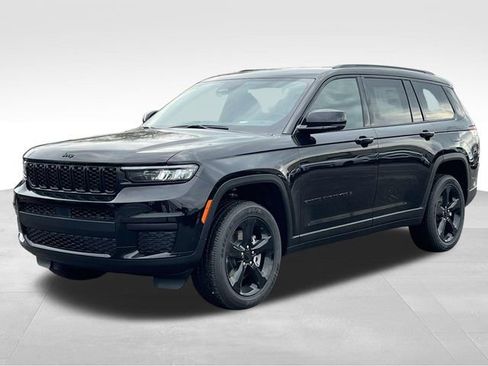 New 2025 Jeep Grand Cherokee L Altitude image 3
