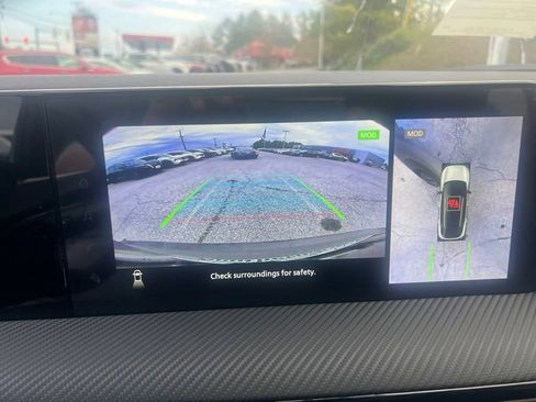 Certified 2025 Nissan Kicks SR image 21