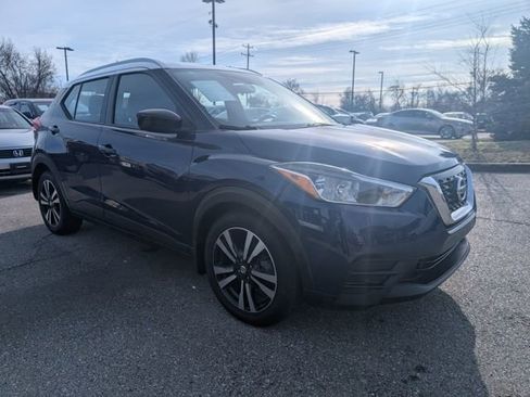 Used 2019 Nissan Kicks SV image 1