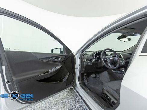 Used 2021 Chevrolet Malibu LT FWD image 9