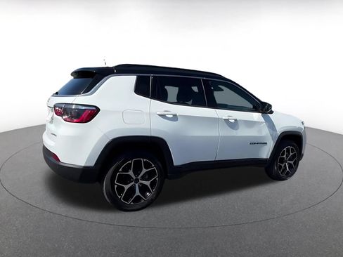 Used 2025 Jeep Compass Limited AWD/4WD image 14