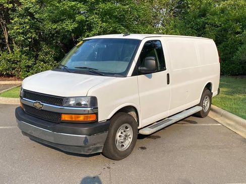 Used 2022 Chevrolet Express 2500 w/ Driver Convenience Package RWD image 3