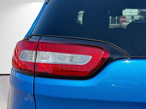 Used 2018 Jeep Cherokee Trailhawk w/ Quick Order Package 27L image 10