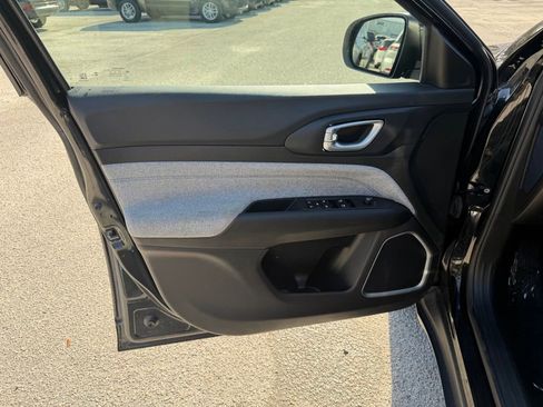 Used 2023 Jeep Compass Sport AWD/4WD image 13