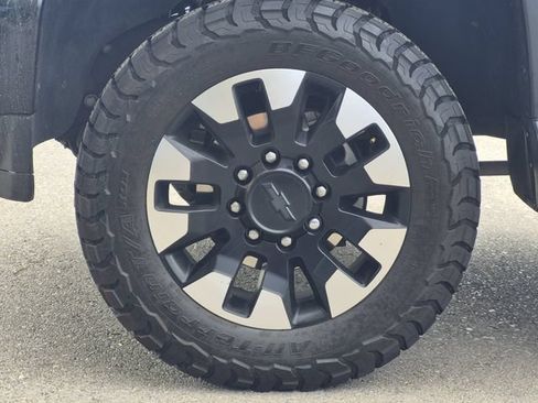 Used 2020 Chevrolet Silverado 2500 Custom w/ Custom Value Package AWD/4WD image 7