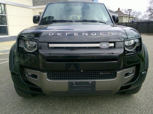 Used 2023 Land Rover Defender 130 X-Dynamic SE AWD/4WD image 8