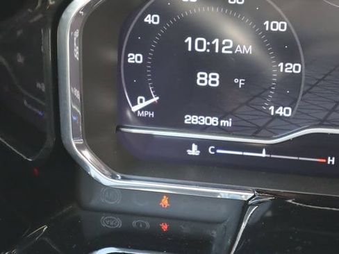 Used 2024 GMC Sierra 1500 SLT AWD/4WD image 10