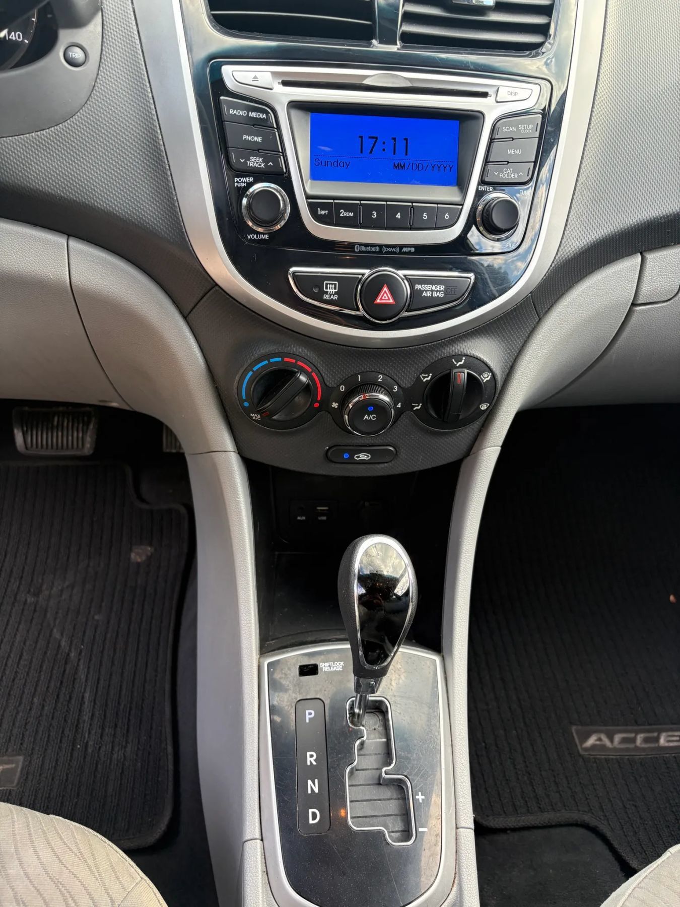 Used 2014 Hyundai Accent GLS w/ Option Group 2 FWD image 16