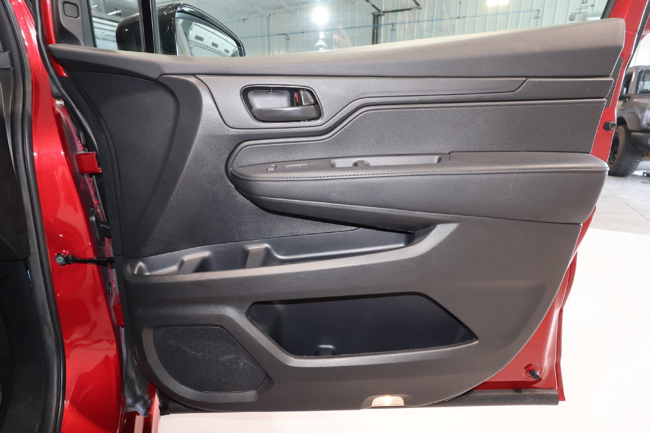 Used 2025 Honda Odyssey Sport-L image 18
