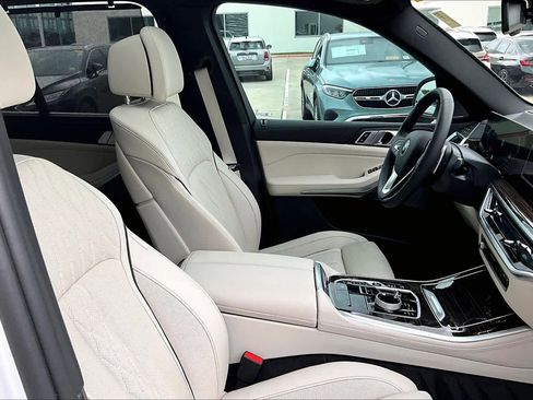 Used 2026 BMW X5 xDrive40i w/ Executive Package image 9