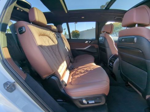 Used 2024 BMW X7 xDrive40i w/ M Sport Package image 23