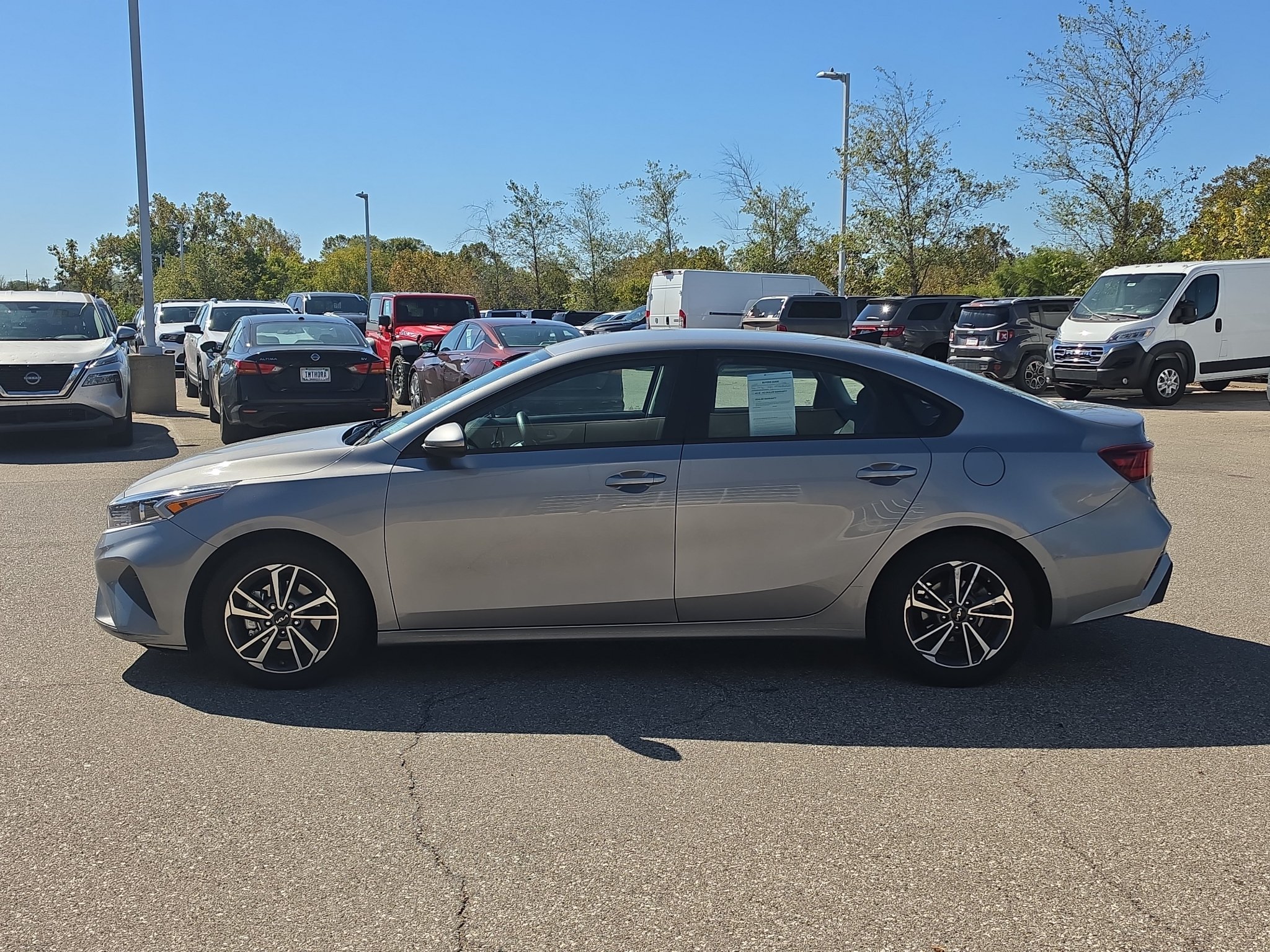 Used 2023 Kia Forte LXS FWD image 4