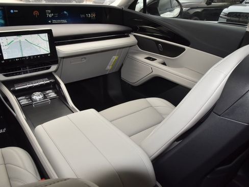 New 2026 Lincoln Nautilus Premier image 24