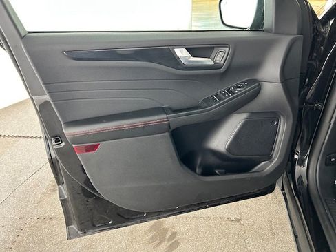 Used 2025 Ford Escape ST-Line w/ Equipment Group 301A FWD image 9