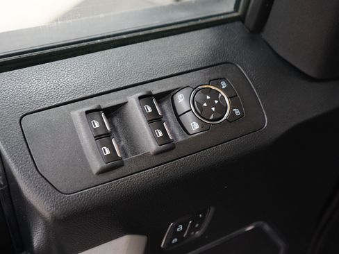 Used 2018 Ford F150 Lariat w/ Equipment Group 502A Luxury AWD/4WD image 18