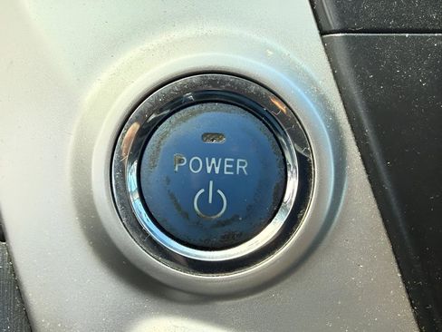 Used 2013 Toyota Prius V Two image 26