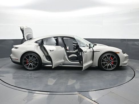 New 2026 Porsche Taycan 4S AWD/4WD image 34