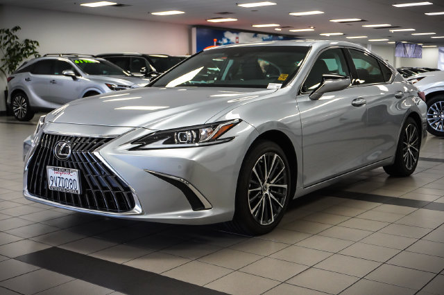 Certified 2025 Lexus ES 300h w/ Premium Package FWD image 3