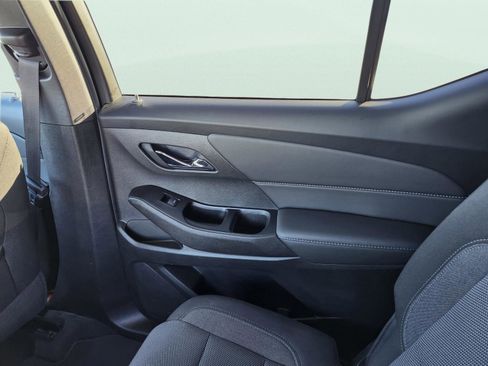 Used 2023 Chevrolet Traverse LT image 17
