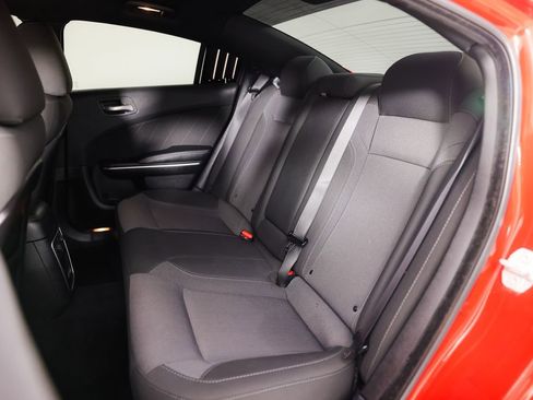 Used 2019 Dodge Charger SXT image 18