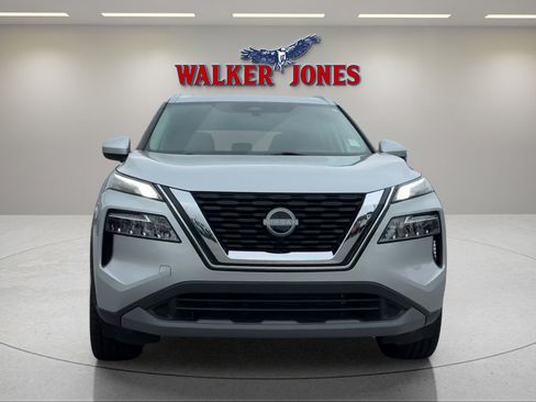 Used 2023 Nissan Rogue SV w/ SV Premium B Package image 8