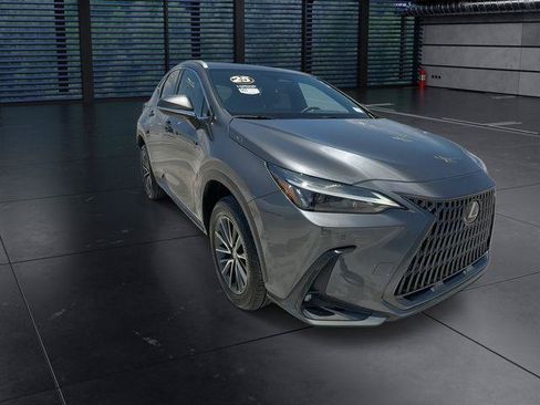 Certified 2025 Lexus NX 250 FWD w/ Towing Package (2000 Lbs) image 2