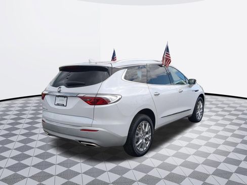 Used 2023 Buick Enclave Essence w/ Experience Buick Package FWD image 7