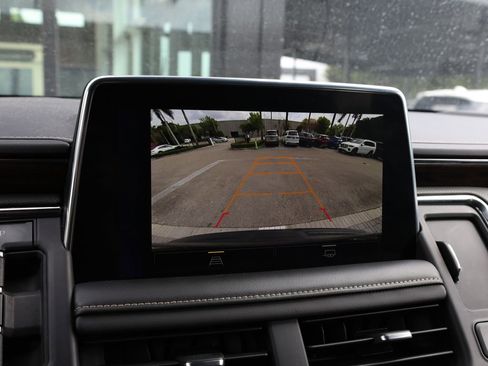 Used 2023 Chevrolet Suburban Premier image 34