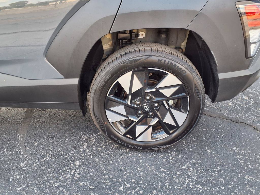 Used 2025 Hyundai Kona SEL AWD/4WD image 22