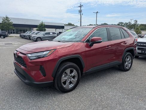 Used 2025 Toyota RAV4 XLE AWD/4WD image 8