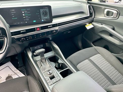 New 2026 Kia Sorento LX FWD image 21