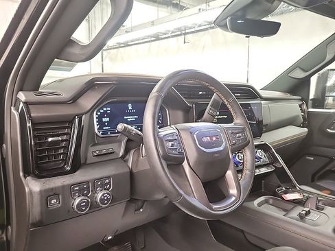 Used 2024 GMC Sierra 2500 AT4 w/ AT4 Premium Plus Package AWD/4WD image 5