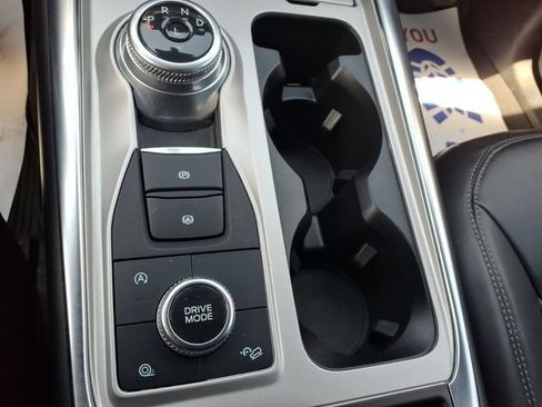 Used 2024 Ford Explorer XLT w/ Equipment Group 202A AWD/4WD image 22