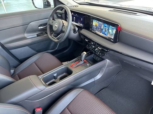 New 2026 Nissan Kicks SR w/ SR Premium Package FWD image 20