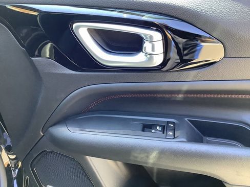 New 2025 Jeep Compass Trailhawk w/ Sun & Sound Group image 39