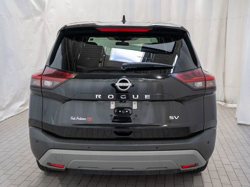 Used 2023 Nissan Rogue SV image 4