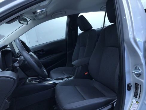 Used 2025 Toyota Corolla LE image 18